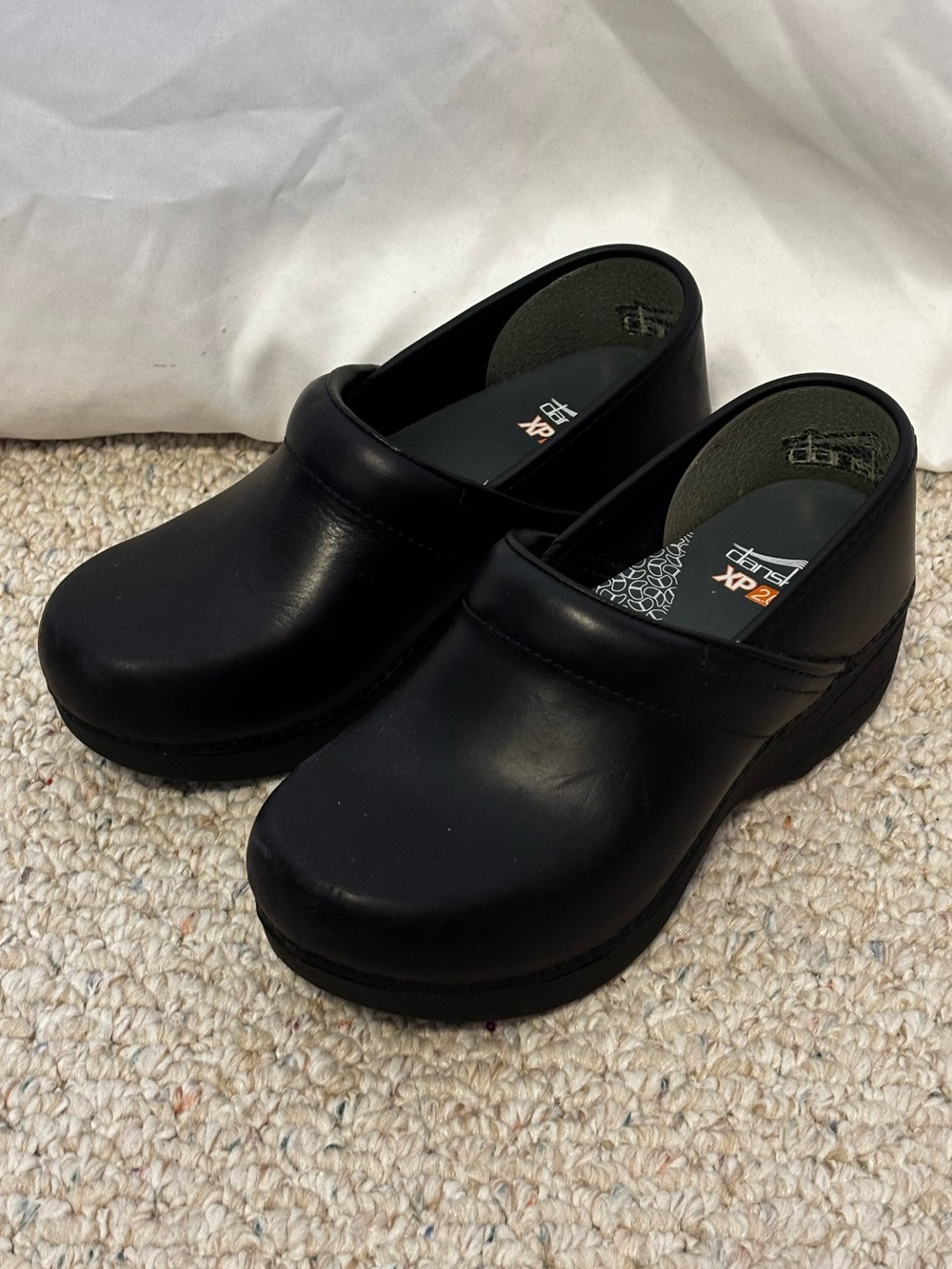 Dansko XP 2.0 Black Waterproof Pull Up Clog size 36 - Picture 3 of 8